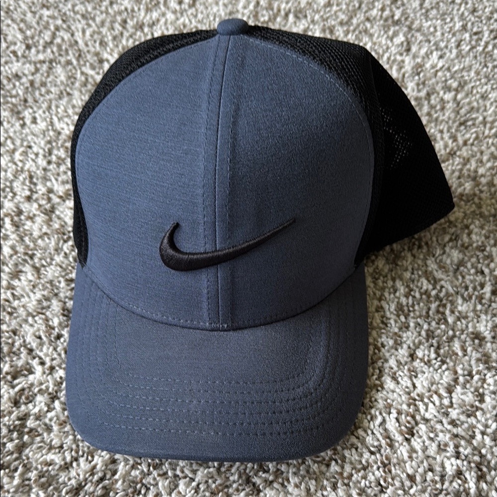 Nike Golf Charcoal and Black Mesh Cap
